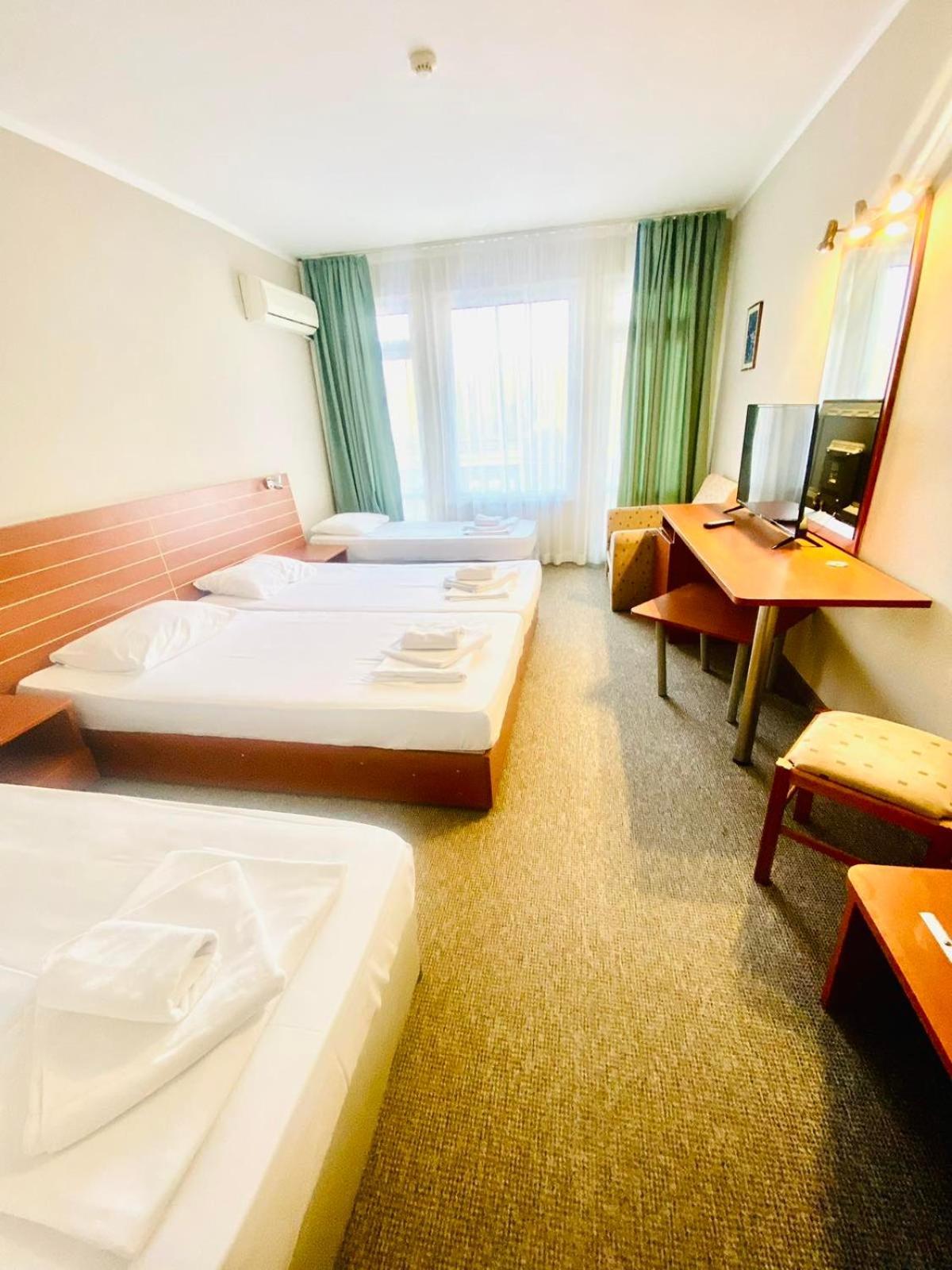 Hotel Green Park Kiten  Exterior photo